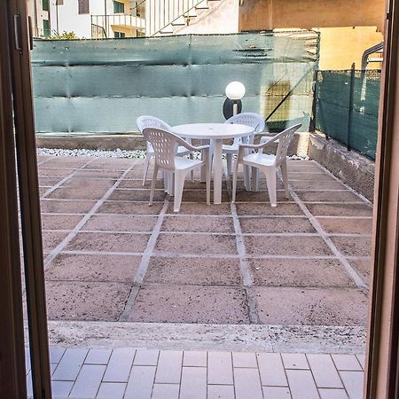 S130 - Sirolo, Deliziosa Villetta Con Terrazzo Luaran gambar