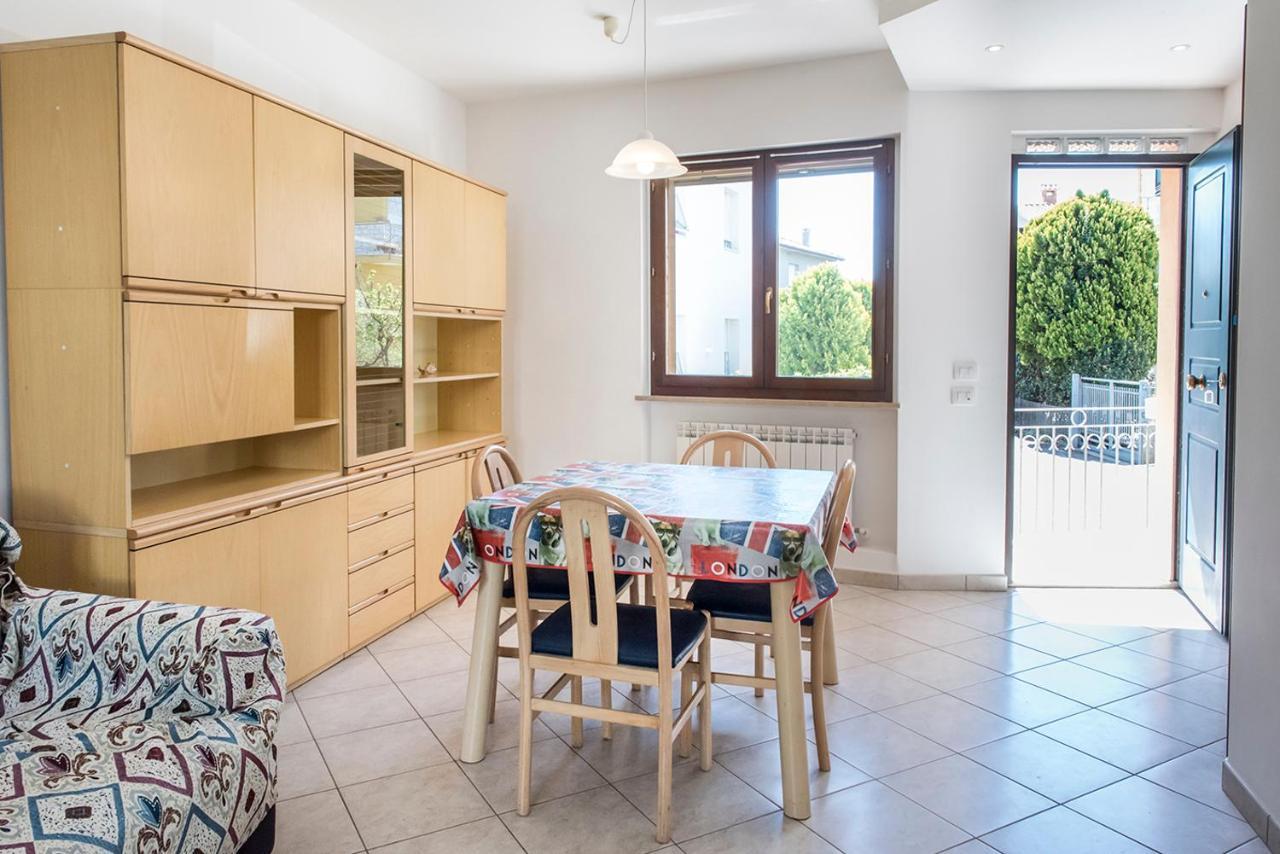 S130 - Sirolo, Deliziosa Villetta Con Terrazzo Luaran gambar