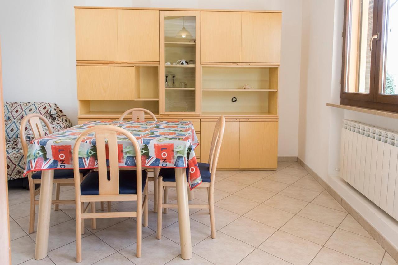 S130 - Sirolo, Deliziosa Villetta Con Terrazzo Luaran gambar