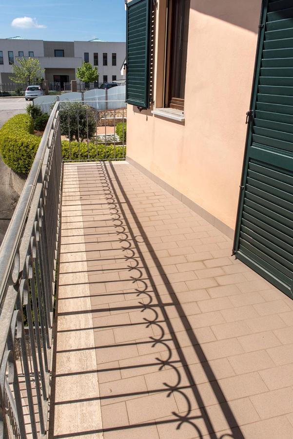 S130 - Sirolo, Deliziosa Villetta Con Terrazzo Luaran gambar