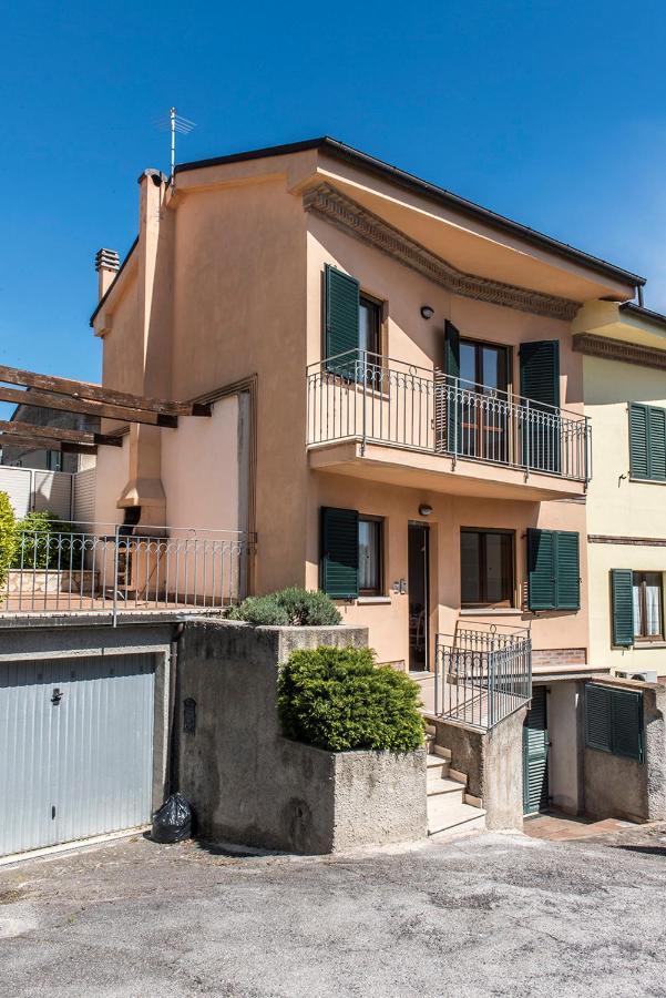 S130 - Sirolo, Deliziosa Villetta Con Terrazzo Luaran gambar