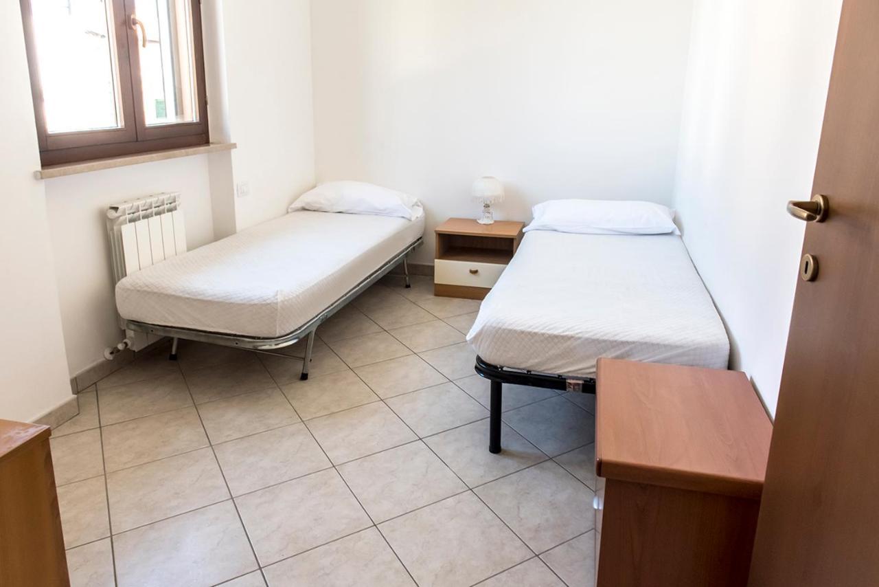 S130 - Sirolo, Deliziosa Villetta Con Terrazzo Luaran gambar