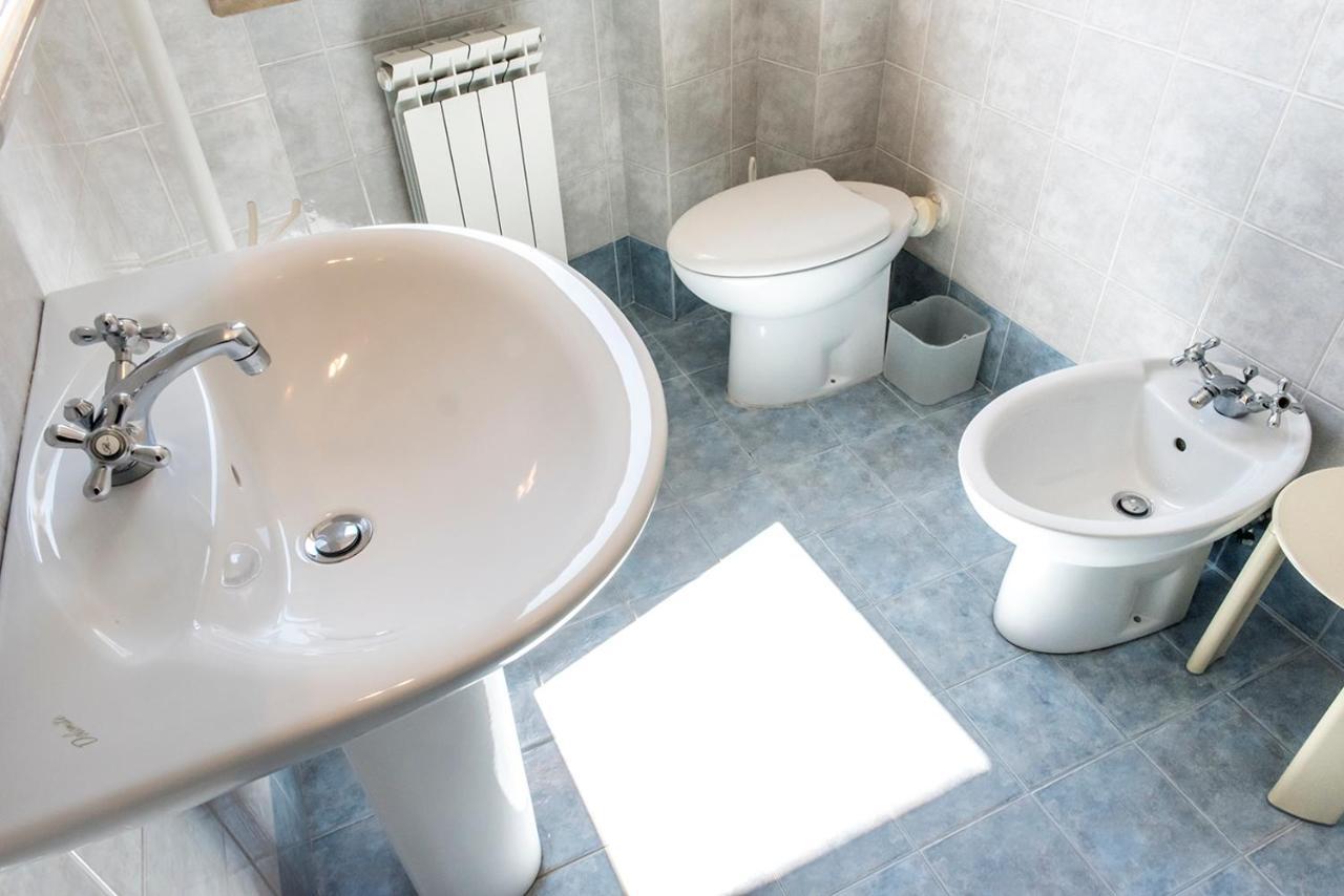 S130 - Sirolo, Deliziosa Villetta Con Terrazzo Luaran gambar