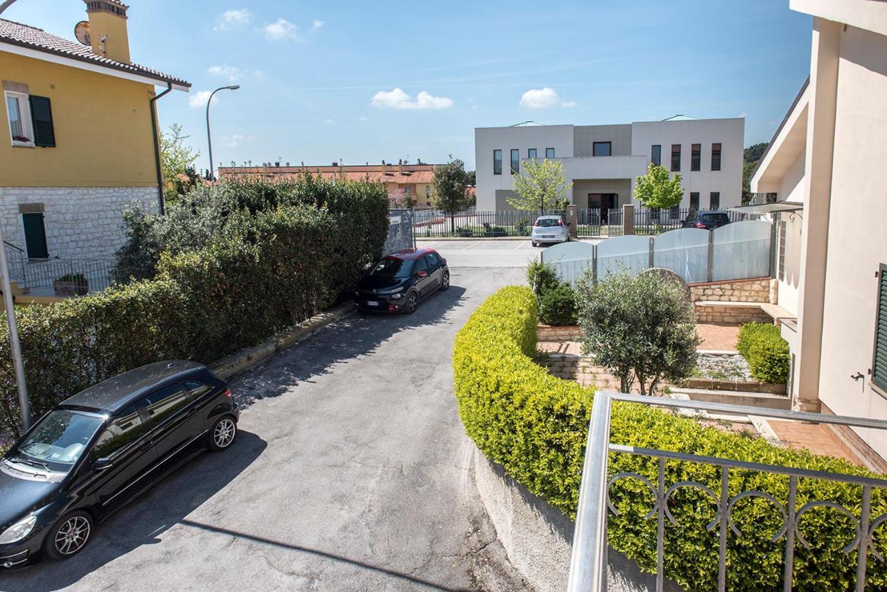 S130 - Sirolo, Deliziosa Villetta Con Terrazzo Luaran gambar