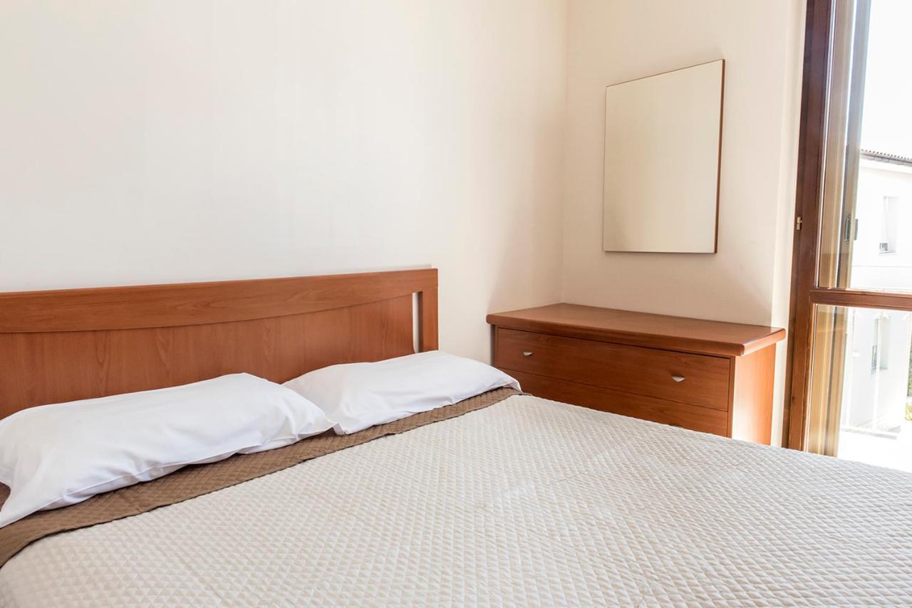 S130 - Sirolo, Deliziosa Villetta Con Terrazzo Luaran gambar